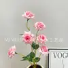 Flor artificial rosa flor de boda diseño de sala de bodas guía de flores para el camino flor interior flor de seda flor artificial exhibición en jarrón fila de flores