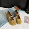 Sapatos rasos femininos estilo retrô com bico redondo e fivela de metal, sapatos baixos de camurça com uma tira e fivela, sapatos Mary Jane versáteis e artísticos