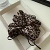 Scrunchie de Alta Gama para Otoño e Invierno Estilo Coreano Ins Accesorio para Moño Alto Celebridad de Internet Estampado de Leopardo Lazo de Cuero Goma para el Cabello