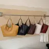Bolso tote grande de comercio exterior transfronterizo, bolso de hombro versátil con patrón tejido vintage, bolso de mano de gran capacidad para el trabajo y los desplazamientos