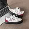Tênis Estrela para Mulheres 2026 Novos Sapatos Versáteis de Nicho para Primavera e Outono Malha Respirável Esportivos Sola Grossa Sapatos Brancos