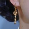 Elegantes y elegantes aretes de borla de bola de diamante marrón de lujo 2024 otoño e invierno nuevos aretes de moda simple comodín aretes