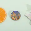 Broche de Cara Sonriente Curativa Retro Girasol Dibujos Animados Flores del Cielo Nocturno Artístico Insignia de Metal Mochila Ropa Accesorios