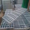 Os fabricantes produzem placa de cobertura de placa de grade de aço passarela FRP estação de tratamento de esgoto usina de energia plataforma de chapa de passo grade de aço