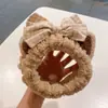 Diadema de Peluche con Orejas de Gato y Moño Cuadros para Lavado Facial Dibujos Animados de Peluche Dulce Gorro para Mascarilla Facial