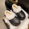 Zapatos de algodón cómodos para mujer 2026 de nicho versátiles con suela gruesa, moda y simplicidad, nuevo estilo otoño/invierno para uso en exteriores con efecto de aumento de altura