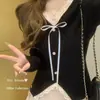 Camiseta de encaje Miu con empalme, cuello en V, abertura inferior para mujer, primavera y otoño, lazo de deseo puro, top interior ajustado
