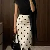 Nova Moda de Verão Feminina Elegante Saia com Estampa de Bolinhas com Acabamento de Renda na Bainha Slim Fit Meia-Saia