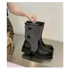 Botas Casuais de Meia-Cança Estilo Britânico Patchwork Retrô com Fivela Femininas 2026 Outono Novas Botas Curtas Confortáveis Bico Redondo Botas Martin