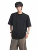 Camiseta masculina com design de rebite, estilo fino de verão, gola redonda de manga curta retrô americana, camiseta solta legal e moderna