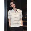 Nuevo Estilo Verano 2026 Lujo Ligero Rayas Cuello Polo Top de Punto para Mujer, Manga Corta Versátil Calado Camiseta, Tallas Grandes, Uso Diario