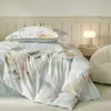Juego de cuatro piezas de ropa de cama para dormitorio de tela cepillada ecológica 100% algodón con estampado de estilo pastoral, funda de edredón 100% algodón, juego de tres piezas de alta estética para dormitorio