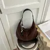 Bolso de Hombro de Media Luna de Nicho Gran Capacidad Cruzado Otoño 2026 Nuevo Bolso de Gamuza y Felpa Tacto Retro de Alta Gama para Mujer Debajo del Brazo