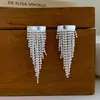 Pendientes elegantes con borlas de estilo francés, pendientes únicos de nicho de plata, pendientes largos de aguja de plata 925 para mujer, lujo ligero, sentido de alta gama