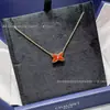 Collar con Colgante de Cruz de Nácar Natural Versión Alta Familia Shang X Accesorios de Alta Gama para Mujer Exquisito Lujo Ligero Nicho Oro Rosa Clavícula