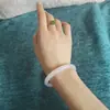 Pulsera de Jade Blanco de Hotan de Xinjiang, Material Mongol de Alta Imitación al por Mayor, Pulsera Jingle Verde Agua Soleado para Mujer, Pulsera de Jade Redonda Delgada para Niñas