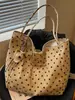 Bolsa de lunares de gran capacidad 2026 Nuevo estilo Moda de moda Bolso de hombro único para estudiantes universitarios Viajes diarios a clase Bolso de compras con personalidad