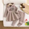 Comercio Exterior Ropa Infantil Primavera y Otoño Conjunto para Bebé Casual Estampado de Leopardo con Capucha en Forma de Corazón + Pantalones Largos de Canalé Amigables con la Piel Conjunto de Dos Piezas