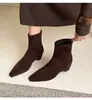 Botas Femininas de Cano Curto com Salto Grosso, Bico Fino e Camurça - Nova Coleção Outono/Inverno 2026, Forradas com Lã, Elegantes e Modernas