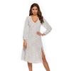 Nuevo vestido sexy de gasa de manga larga con estampado de cuello en V para verano y otoño, estilo commuter con abertura, corte ajustado, al por mayor en stock