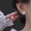 Pendientes de plata 925 con pasador para puestos callejeros y mercados nocturnos, moda coreana para mujer, artículos populares de transmisiones en vivo de influencers, pendientes de lujo ligero al por mayor