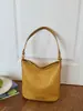 Bolsas Femininas 2026 Estilo Coreano Nova Moda Retrô Tecido para o Dia a Dia Elegante Simples Bolsa de Ombro Único Bolsa de Balde Bolsa Tote
