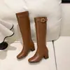 5CM~2026 Nova coleção outono/inverno europeia e americana: botas de montaria femininas, de cano alto até o joelho ou acima do joelho, com bico quadrado e salto grosso, de corte justo