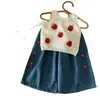 Traje de Verano Estilo Pastoral con Fresas para Niñas 2025 Nuevo Estilo Estilo de Bebé Niña Chaleco Tejido Calado Pantalones Rectos