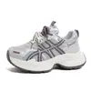 Zapatos Gruesos Tipo Papá para Mujer 2026 Nuevo Verano Versátiles de Malla Transpirables Deportivos Casuales Zapatos Feos Lindos de Cabeza Grande Forrest Gump