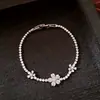 Pulseira com Fecho de Flor em Zircônia Super Brilhante, Luxo Leve, Alto Padrão, Exquisite, Versátil, Fashion, Elegante, Joia de Mão de Nicho