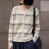 Top versátil com design vazado e modelagem solta, novo modelo outono e inverno 2026, cardigã de tricô com gola redonda em lã finamente fiada, cardigã jacquard de manga longa feminino