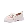 Sapatos de Couro com Laço para Meninas 2026 Primavera Novo Sapatos de Princesa com Solado Macio Sapatos Baixos de Estilo Britânico para Crianças Maiores Moda