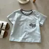 2026 Novo Estilo de Verão para Bebê Camiseta de Algodão Fina e Respirável com Estampa de Cachorro de Desenho Animado para Meninos de 1 Ano, Versátil
