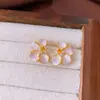 Pendientes Vintage de Plata con Aguja, Diamantes, Flores Esmaltadas y Perlas, Estilo Retro, Lujo Ligero, Pendientes de Alta Gama