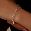 Pulsera Pequeña Redonda de Bolas Estilo Nuevo con Diseño de Mariposa para Mujer, Versátil para el Uso Diario, Exquisita Pulsera Estilo Hada, Chapada en Plata, Diseño de Lujo Ligero, Joyería al por Mayor