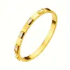 Elegante Pulsera Dorada con Piedras Preciosas Rectangulares Verdes Joyería de Moda para Mujer Perfecta para Ocasiones Especiales y Uso Diario Accesorio Moderno Duradero y Elegante