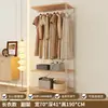 Conjunto de armario de pie para el dormitorio, que incluye una barra para colgar ropa y estantes de almacenamiento, adecuado para vestidores y armarios de estilo abierto