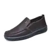 Zapatos Casuales de Cuero para Hombre de Primavera y Verano Zapatos Impermeables y a Prueba de Aceite Suela Suave Antideslizantes Zapatos de Trabajo Zapatos de Cuero para Trabajo en Hotel Agujeros para Hombre