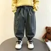 Nova coleção outono e inverno: calças compridas casuais e largas para bebês meninos, roupas infantis estilosas e da moda para bebês e crianças pequenas