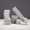 Caja para Anillo con Corona Redondeada Personalizada de Fábrica Caja para Joyería Caja para Colgante Collar Caja de Empaque para Joyería Lista para la Venta