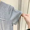 Blanco/Gris/Negro/Color Café Diseño Casual Top de Manga Corta para Mujer con Bordes Enrollados y Bolsillos Abiertos