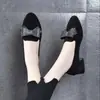 Moda Casual Elegante Primavera/Verão 2026 Sapatos de Couro Macio com Laço e Salto Médio Sapatos Versáteis de Salto Grosso para Comércio Transfronteiriço