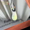 Calcedonia Buda Mitad Aceite Verde Feliz Buda Maitreya Colgante de Jade Mitad Montaña Mitad Agua Colgante de Jade Nuevo Estilo Chino Paisaje Marca Colgante de Guanyin