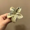 Pinza de tiburón negra en forma de corazón para recogido, elegante pinza para el pelo floral para la parte trasera de la cabeza, gran accesorio para el pelo de pinza de garra estilo nuevo 2026