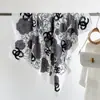Bufanda Pequeña de Camelia Xiangfeng Chal Simple de Alta Gama Seda Sarga Cuadrado Grande 90cm Pañuelo para la Cabeza Protector Solar de Viaje para Mujer