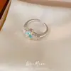 Anel Aberto Flor Trevo da Sorte em Zircônia, Anel Estilo Nicho High-End, Fresco e Elegante, Acessório Versátil Diário para Mulheres