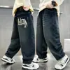 Pantalones Vaqueros Casuales Nuevos para Otoño 2025 para Niños Mayores, Versión de Comercio Exterior con Letras Modernas, Pantalones Largos para Niños de 5 a 13 Años