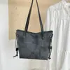 Bolsa de Axila Grande Capacidade para Viagens Transfronteiriças para Mulheres 2026 Nova Bolsa de Ombro Fashionable Bolsa Tote de Mão Simples e Única