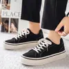 Zapatillas de caña baja, moda estilo Hong Kong para hombre, zapatos casuales con cordones de suela gruesa, adecuados para el uso diario, para ir al trabajo y para actividades deportivas de moda de hombres jóvenes