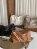 Bolsa casual transfronteiriça estilo coreano, bolsa de ombro casual para mulheres, novo modelo outono 2026, bolsa de axila de grande capacidade para mulheres
